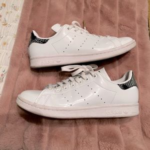 Womens Adidas Shoes 8.5